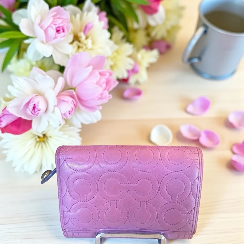 COACH Pink Embossed Leather Wallet, Authentic and Vintage. EUC